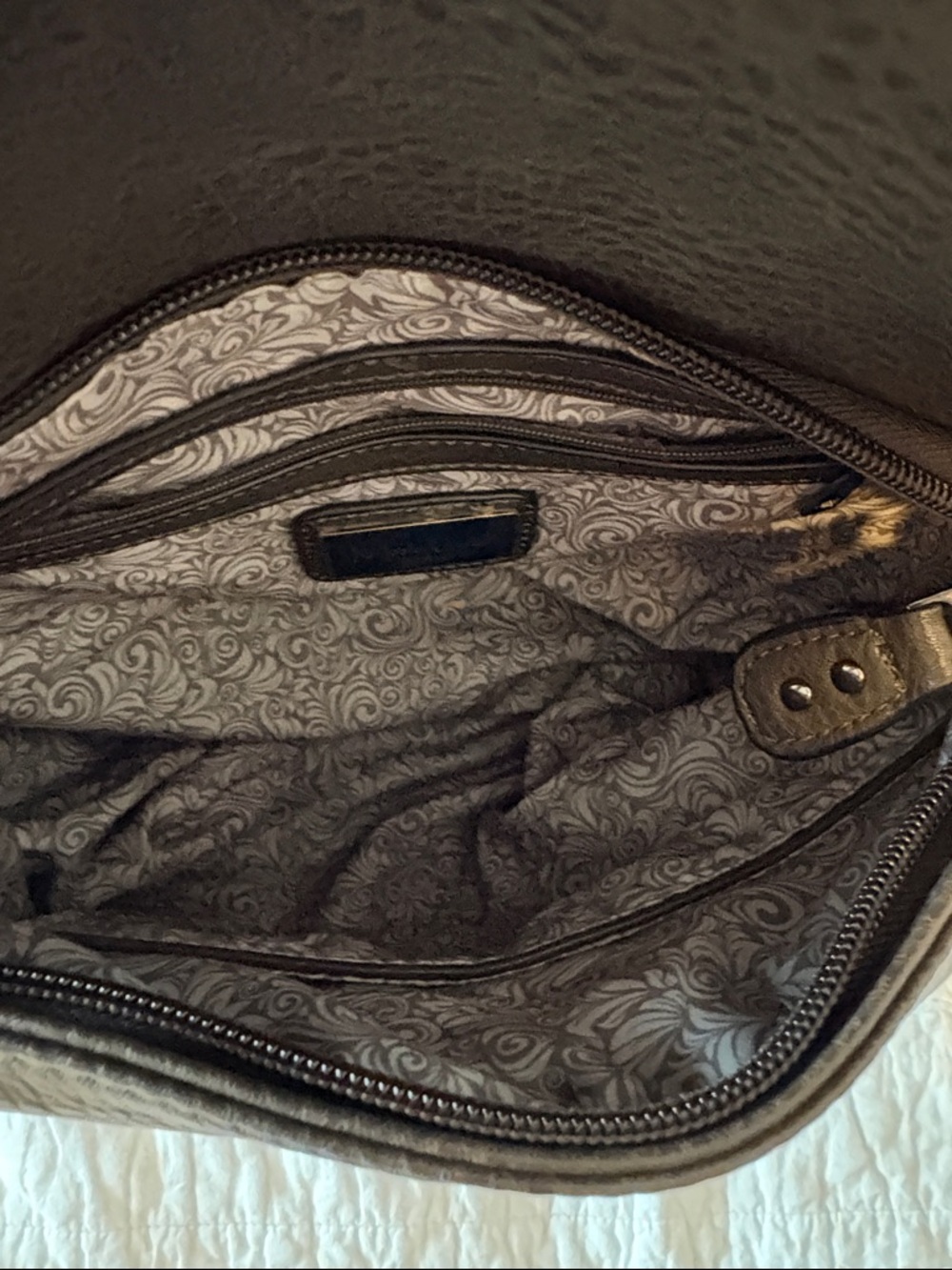 Moda Luxe Dandelion Faux Leather Crossbody - Picture 8 of 12